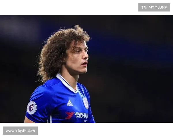 揭秘大卫路易斯防守与组织双重角色的战术智慧解析